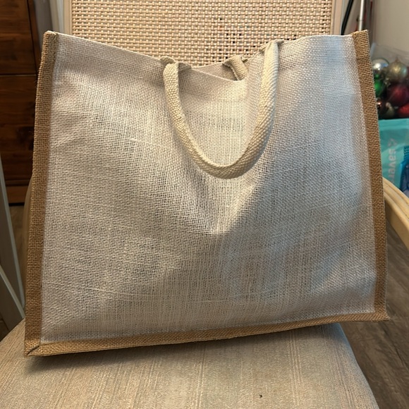 🆕Aveda Boho Large Tote - Picture 6 of 10